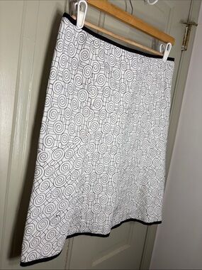 Black & White Spiral Pattern A-Line Skirt